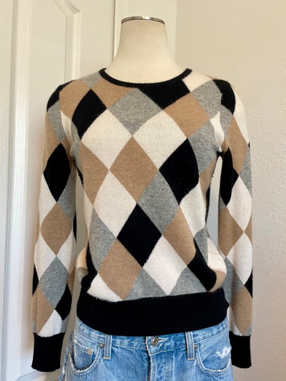 Classic Lord & Taylor Cashmere Argyle Crewneck Sweater Neutral Back Cut-Out S